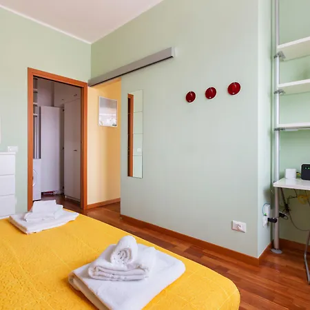 Savona District Terrace Flat * Milán